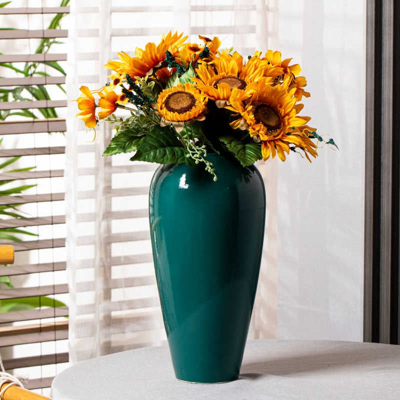 Vase en céramique vert émeraude émaillée