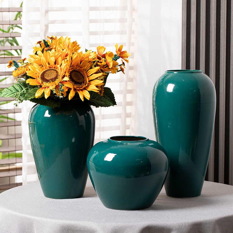 Vase en céramique vert émeraude émaillée